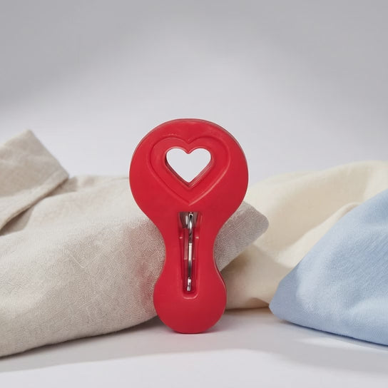 Prendedor de Roupa Love Poly Play 24 Unidades - Design Coração Ergonômico - Varal de chão